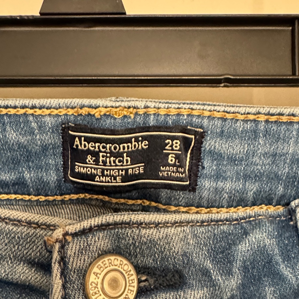 A&F Simone High Rise Ankle - Picture 2 of 5